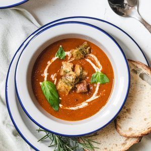 sopa-tomates-asados-pesto-queso-receta